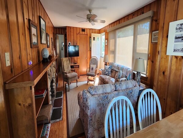 TV - Awesome apartment in Barnegat Light with 3 Bedrooms and WiFi (Barnegat Light)