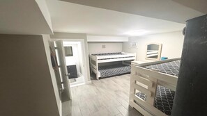 6 chambres, fer et planche à repasser, accès au Wi-Fi (inclus)