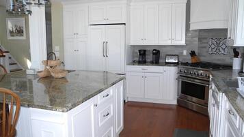 冰箱、烤箱、炉灶、洗碗机