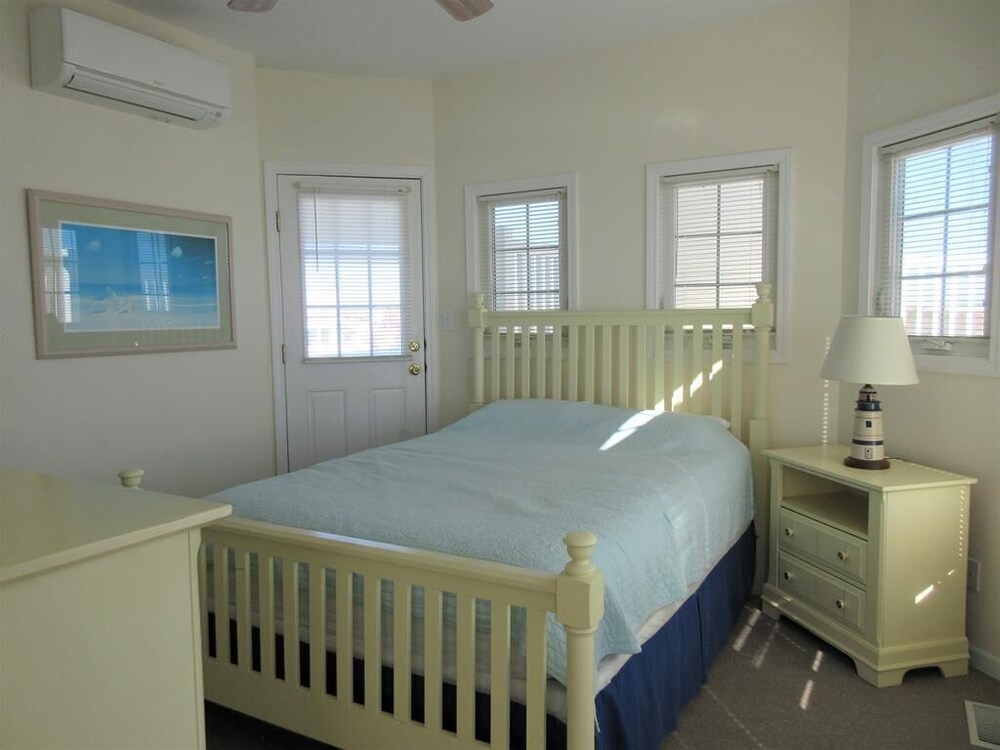 Ocean front in Ship Bottom with fantastic views Ship Bottom Vrbo