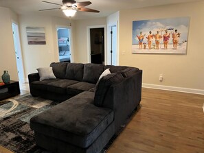 Smart TV, fireplace - Bayside Beauty/ Perect House for Multi Family Gatherings (Ship Bottom)