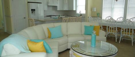 TV connectée, cheminée, lecteur de DVD