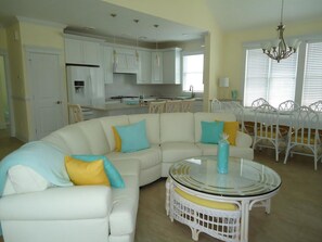 Smart TV, fireplace, DVD player