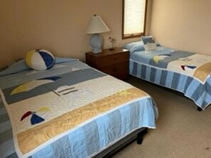 4 bedrooms, iron/ironing board, free WiFi - LOCATION, LOCATION, LOCATION! OCEANSIDE IN BEACH HAVEN! (Beach Haven)