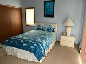 4 bedrooms, iron/ironing board, free WiFi - LOCATION, LOCATION, LOCATION! OCEANSIDE IN BEACH HAVEN! (Beach Haven)