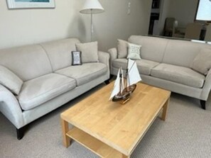 Smart TV, DVD player - LOCATION, LOCATION, LOCATION! OCEANSIDE IN BEACH HAVEN! (Beach Haven)