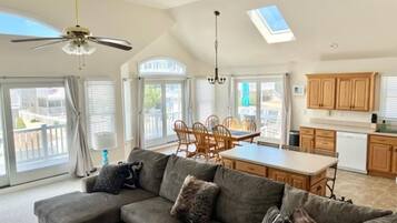 智能電視、乒乓球設施