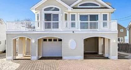 3 bedroom accommodation in Beach Haven Gardens