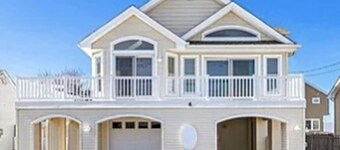 3 bedroom accommodation in Beach Haven Gardens