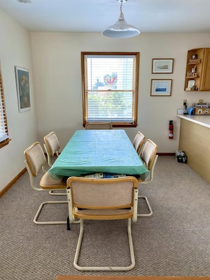 Dining - Affordable vacation rental on LBI (Brighton Beach)