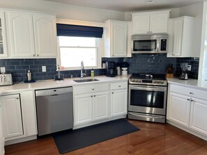 Kühlschrank, Ofen, Herdplatte, Geschirrspüler