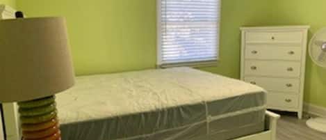 5 bedrooms, iron/ironing board, free WiFi