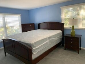 5 bedrooms, iron/ironing board, free WiFi