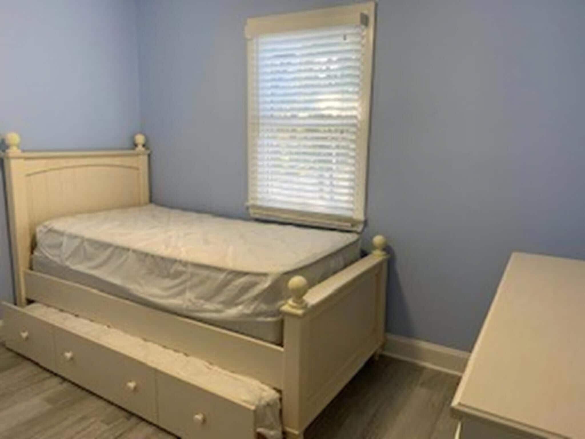 5 bedrooms, iron/ironing board, free WiFi