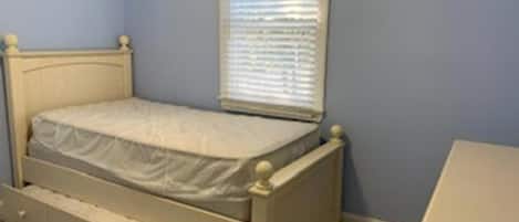 5 bedrooms, iron/ironing board, free WiFi