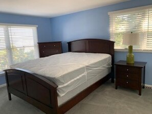 5 bedrooms, iron/ironing board, free WiFi