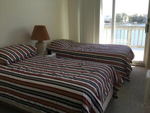 4 bedrooms, iron/ironing board, free WiFi