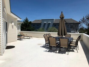 屋外ダイニングエリア