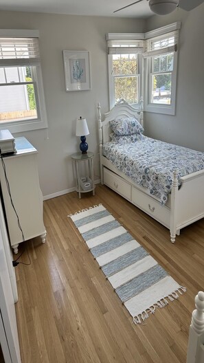 4 bedrooms, iron/ironing board, free WiFi