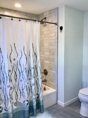 Bathroom - Charming Bayside Cape (Brant Beach)
