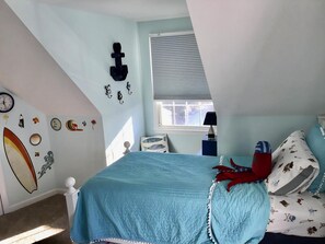 4 bedrooms, iron/ironing board, free WiFi - Charming Bayside Cape (Brant Beach)