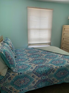 3 bedrooms, iron/ironing board, internet