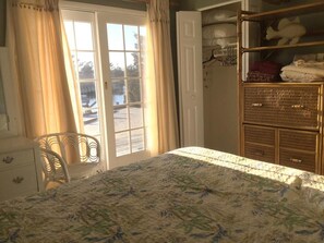 3 bedrooms, iron/ironing board, free WiFi