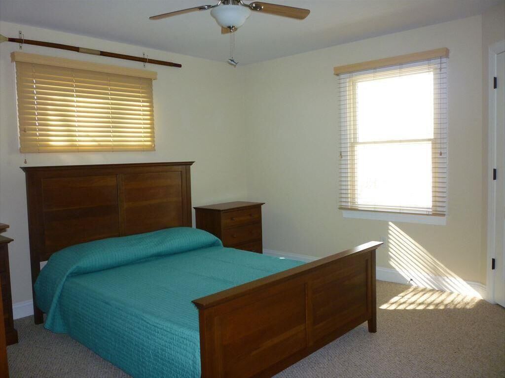 4 bedrooms, iron/ironing board, free WiFi