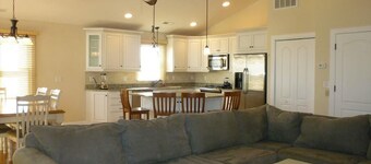 220 12th St Associates, LLC