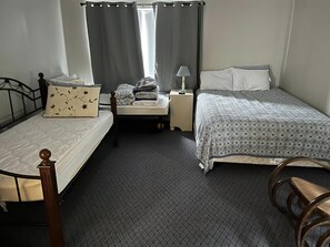 5 chambres, fer et planche à repasser, accès au Wi-Fi (inclus)