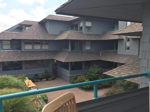 Property grounds - Ship Bottom Oceanfront Condo with Pool! (Ship Bottom)