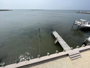 Marina - Classic beach house on the bay (Beach Haven Gardens)