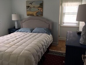 2 bedrooms, iron/ironing board, free WiFi