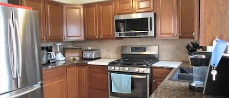 Fridge, oven, stovetop, dishwasher