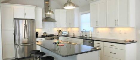 Kühlschrank, Ofen, Herdplatte, Geschirrspüler