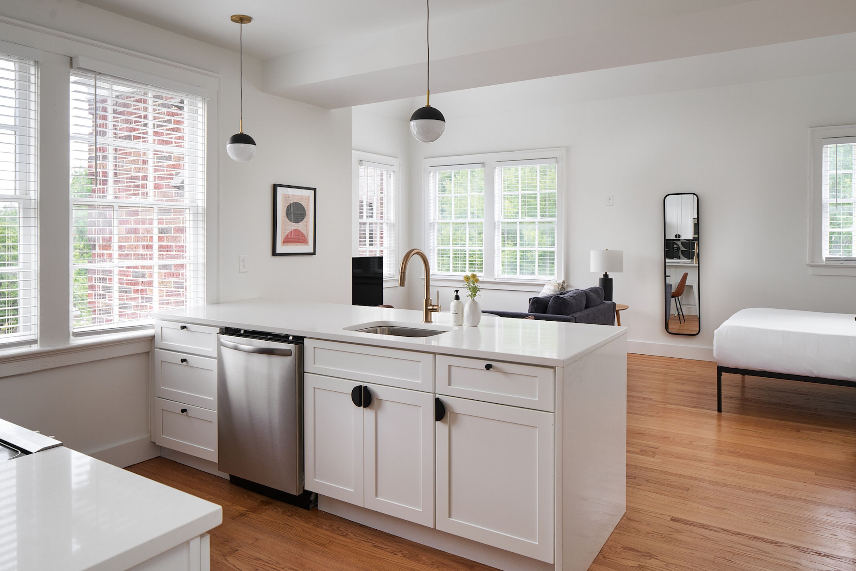 Premium Studio, 1 Queen Bed, Courtyard View | Private kitchen | Full-size fridge, microwave, oven, stovetop