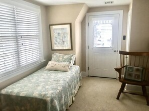 5 bedrooms, iron/ironing board, free WiFi - Large roomy 5 bedroom single family located across the street from the beach in. (Brant Beach)