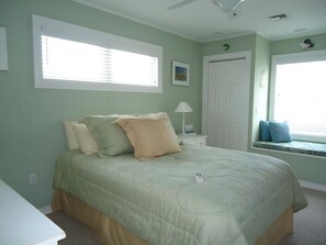 2 bedrooms, iron/ironing board, free WiFi