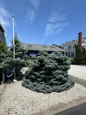 Property grounds - Cozy Home for Family of Four! (Spray Beach)