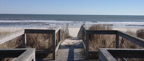 サンラウンジャー、ビーチタオル