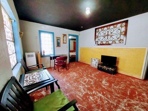 Minimalist apt. nearby Melbourne Beach & Downtown