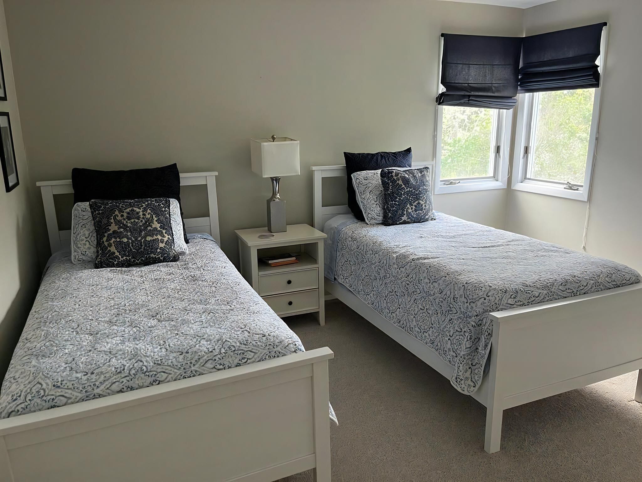 4 chambres, fer et planche à repasser, accès au Wi-Fi (inclus)