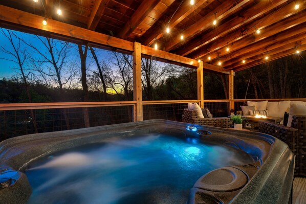 Outdoor spa tub