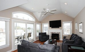 Smart TV, fireplace, DVD player