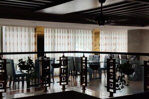 Unclassified image, 4 of 17, button - Xin'anjiang Hotel (Jiande)