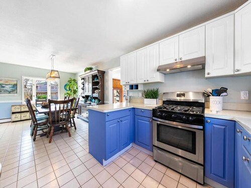 Amazing home in Surf City with 4 Bedrooms, Internet and WiFi