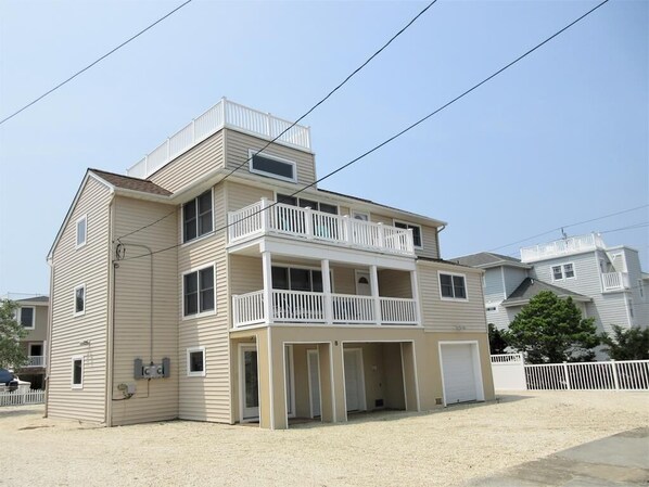 Exterior - Immaculate 2nd floor duplex in Brant Beach located just 3 homes from the beach. (Brant Beach)