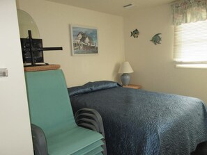 3 bedrooms, free WiFi - Immaculate 2nd floor duplex in Brant Beach located just 3 homes from the beach. (Brant Beach)