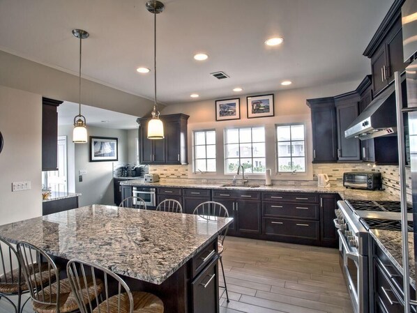 Fridge, oven, stovetop, dishwasher