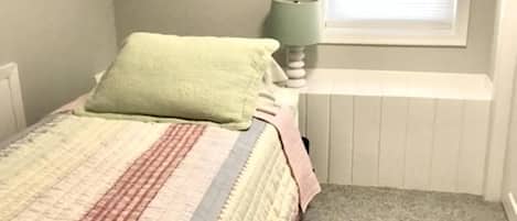 4 bedrooms, iron/ironing board, free WiFi